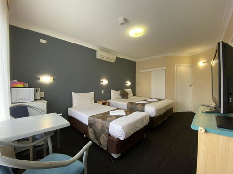 Welcome Inn 277 - Accommodation Main Beach 1