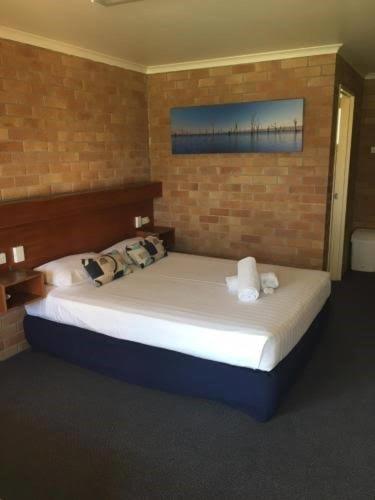 Windsor Hotel Miles - Accommodation Main Beach 2