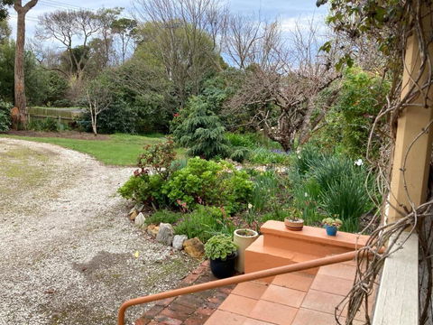 Winterbrook House - Accommodation Main Beach 2