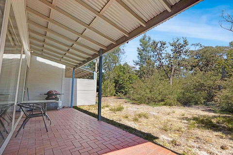 Amphion - Waterfront Retreat - Accommodation Main Beach 0