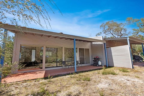 Amphion - Waterfront Retreat - Accommodation Main Beach 1