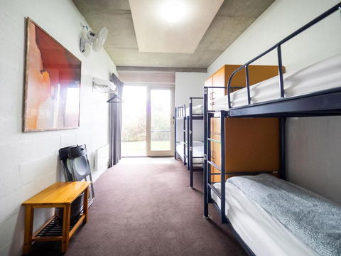 YHA Apollo Bay Eco - Accommodation Main Beach 2