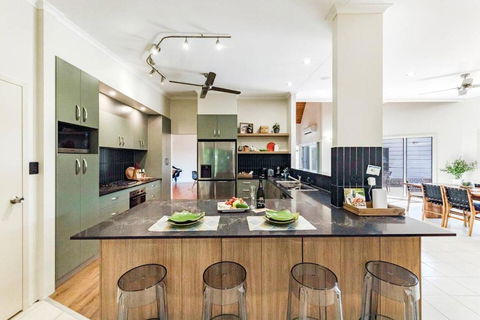 An Absolute Poolside Break By Casuarina Beach - Accommodation Main Beach 3