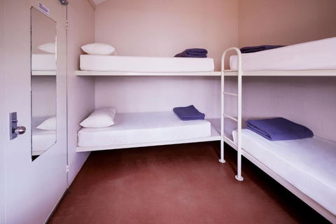 Outback Lodge - Accommodation Main Beach 3