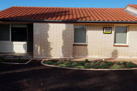 Warmont Apartments Self Contained Home - Accommodation Main Beach 2