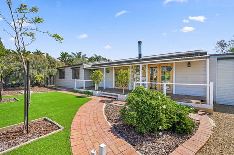 Yankavilla - Yankalilla - C21 SouthCoast Holidays - Accommodation Main Beach 0