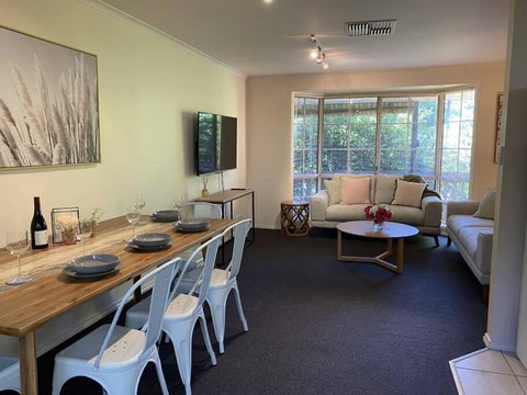 Yarra House - Comfortable 3 Bedroom Home Close To Everything! - Accommodation Main Beach 0