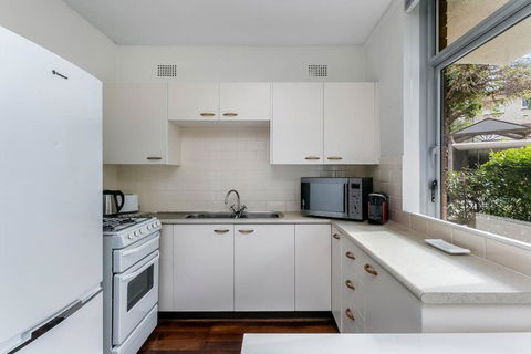 YNG03 - Cremorne - Young Street - Accommodation Main Beach 2