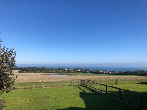 YOLO- Beach-house Views, Near Penguins, Nbn! - Accommodation Main Beach 1
