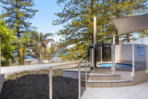 ZANZ205- Exclusive Outdoor Spa With Ocean Glimpses - Accommodation Main Beach 1