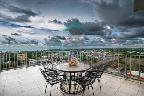 ZEN Pinnacle Penthouse (2) 3-BR Panoramic Retreat - Accommodation Main Beach 0