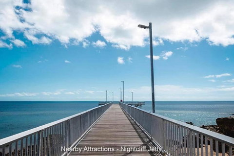 ZEN FORESHORE: 3-BR Nightcliff Foreshore-Front Apt - Accommodation Main Beach 3