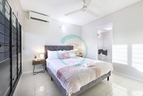 Zen On Stuart: 3-BR Penthouse Pad + Pool + BBQ - Accommodation Main Beach 1