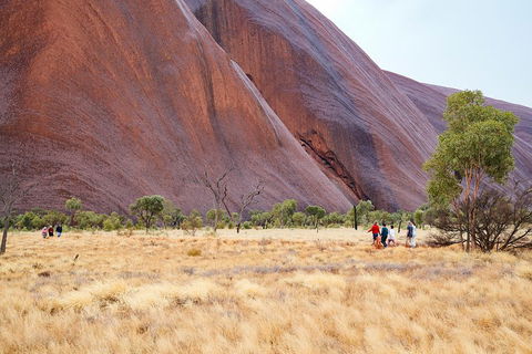 Uluru (Ayers Rock) Base And Sunset Half-Day Trip With Opt Outback BBQ Dinner - Accommodation Main Beach 1