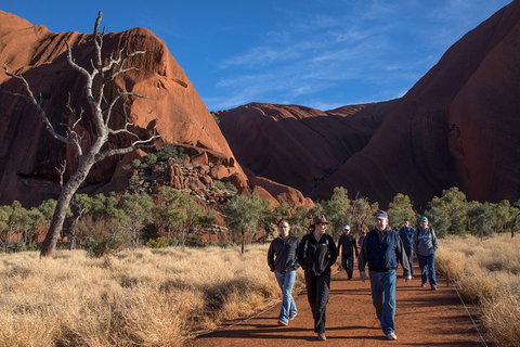 Highlights Of Uluru Including Sunrise And Breakfast - Accommodation Main Beach 3