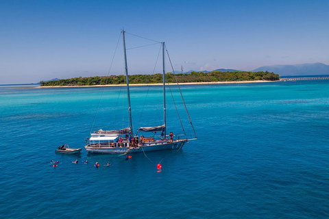 Ocean Free Green Island & Great Barrier Reef Snorkel Cruise, Cairns 25 Guests - Accommodation Main Beach 0