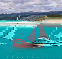 2-Day Whitsundays Sailing Adventure SV Whitehaven - Accommodation Main Beach