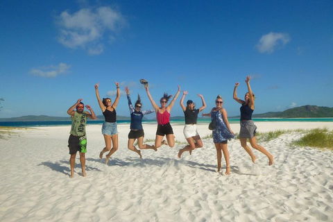 2-Day Whitsundays Sailing Adventure: Summertime - Accommodation Main Beach 2