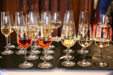 Yarra Valley Private Car Winery Tour And Chocolate.1-7 Passengers One Car Price - Accommodation Main Beach 3