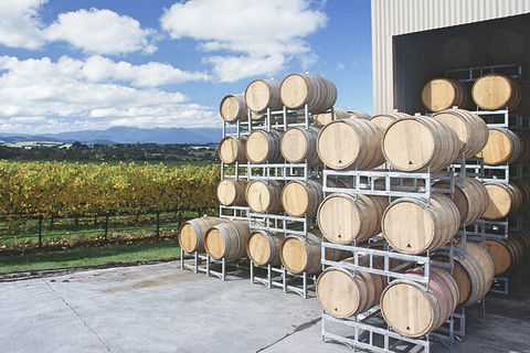 Yarra Valley Wine Tour Inc Lunch With A Glass Of Wine, Tastings And Chocolate - Accommodation Main Beach 4