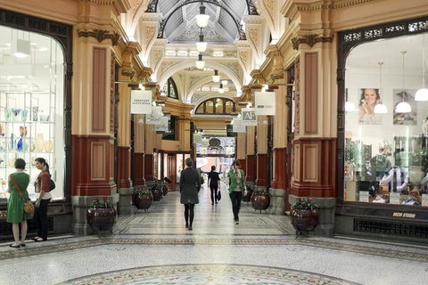 Small-Group Melbourne Sightseeing Tour - Accommodation Main Beach 2