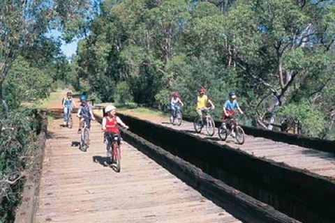 Perth Hills - Wildlife, Art & Gastronomy - Accommodation Main Beach 2