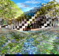 Women's History Walking Tour with Local Guide in Canberra - Accommodation Main Beach