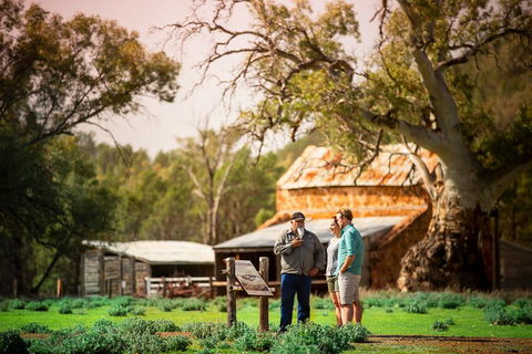 Yura Udnyu - Our Culture, Your Culture (Aboriginal Cultural Walk) - Accommodation Main Beach 0