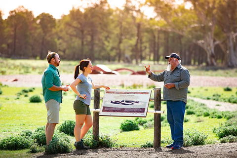 Yura Udnyu - Our Culture, Your Culture (Aboriginal Cultural Walk) - Accommodation Main Beach 3